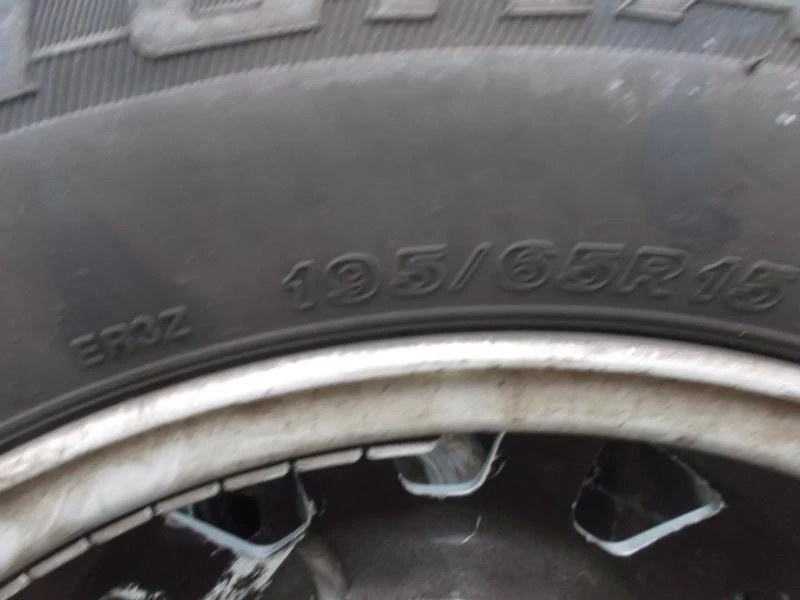 Гуми Летни 195/65R15, снимка 8 - Гуми и джанти - 10883256