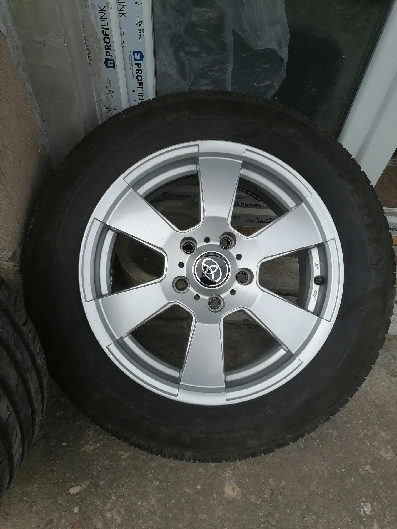    205/60R16  Toyota | Mobile.bg   3