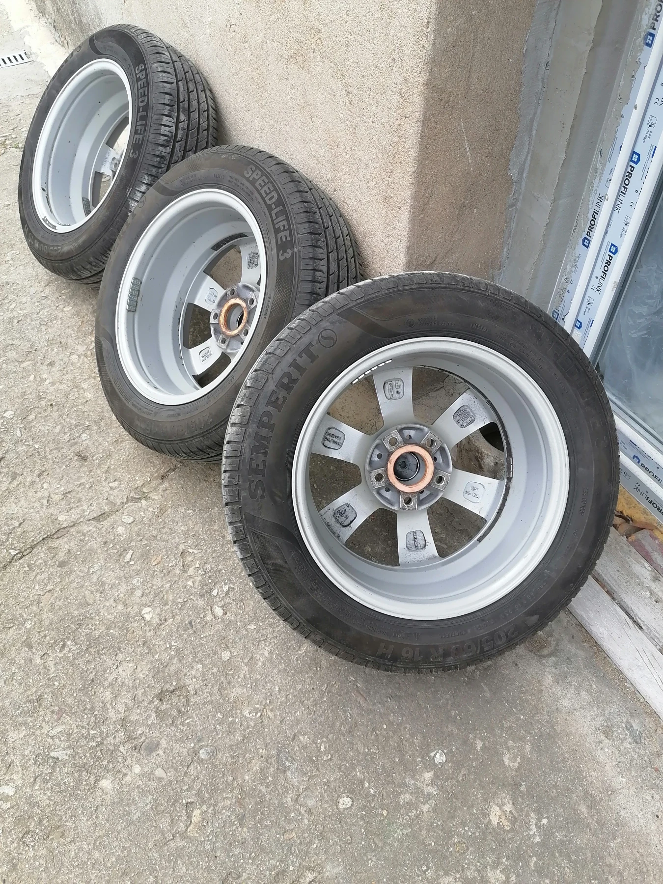    205/60R16  Toyota | Mobile.bg   6