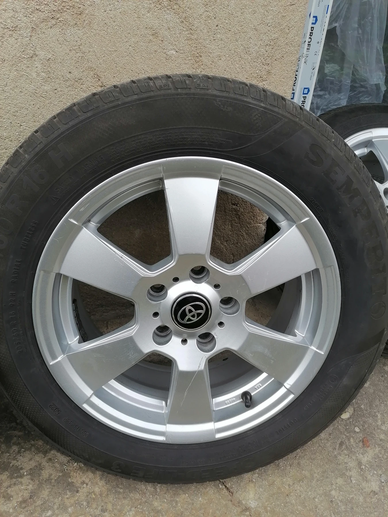    205/60R16  Toyota | Mobile.bg   2