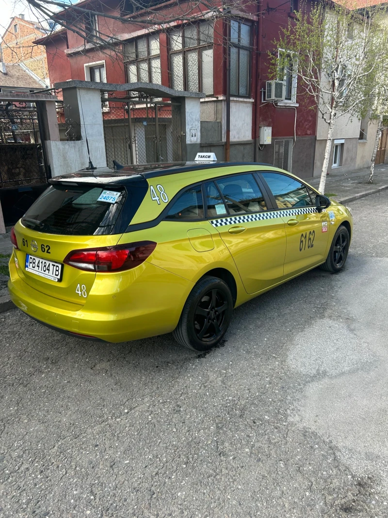 Opel Astra 1.6 cdti, снимка 2 - Автомобили и джипове - 47929605