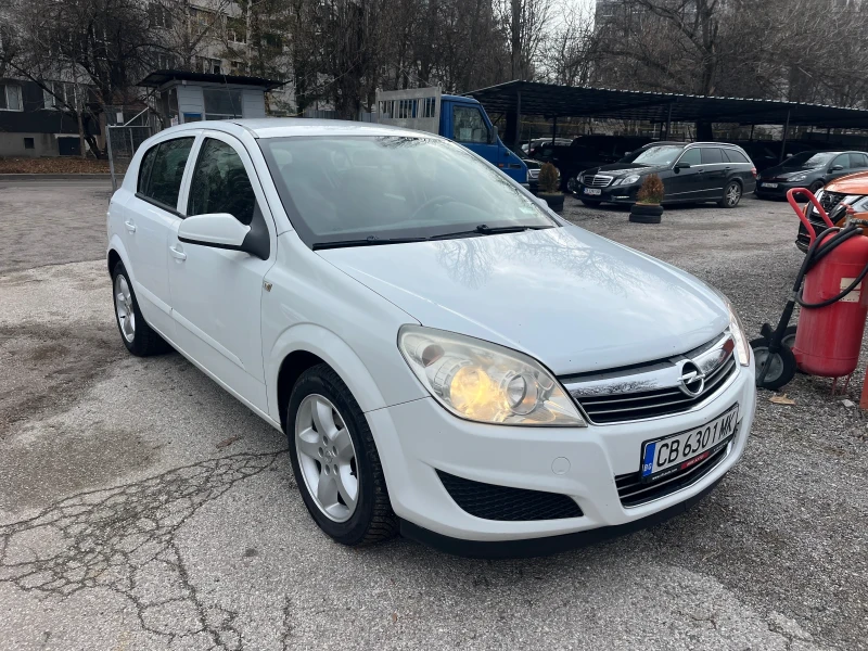 Opel Astra 1.8 16v, снимка 2 - Автомобили и джипове - 48224159