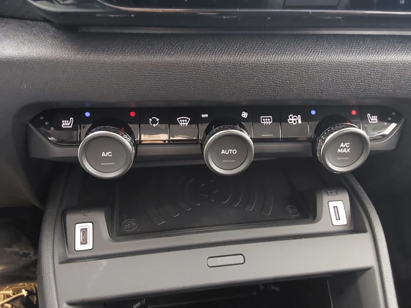 Citroen C4 Cactus НОВ!MAX/156HP/CAM/NAVI/LED/AMBI/HUD/TSR/168v, снимка 15 - Автомобили и джипове - 49760925