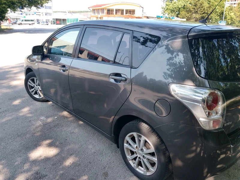 Toyota Verso Ван, снимка 6 - Автомобили и джипове - 51503495