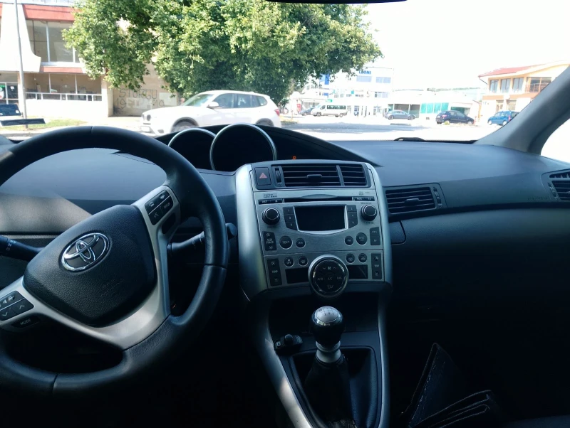 Toyota Verso Ван, снимка 9 - Автомобили и джипове - 51503495