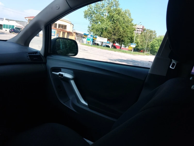 Toyota Verso Ван, снимка 7 - Автомобили и джипове - 51503495