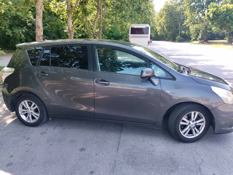 Toyota Verso Ван, снимка 8 - Автомобили и джипове - 51503495