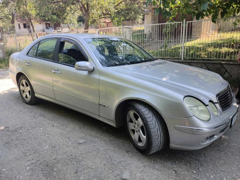 Mercedes-Benz E 270, снимка 4 - Автомобили и джипове - 52595084