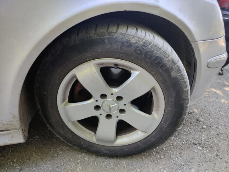 Mercedes-Benz E 270, снимка 6 - Автомобили и джипове - 52595084