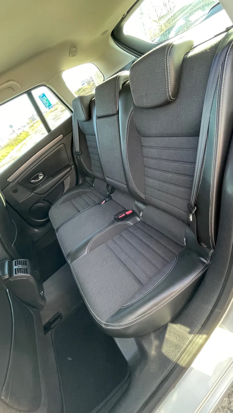 Renault Laguna 2.0 DCI 150к.с. 4 Control, снимка 13 - Автомобили и джипове - 52695704