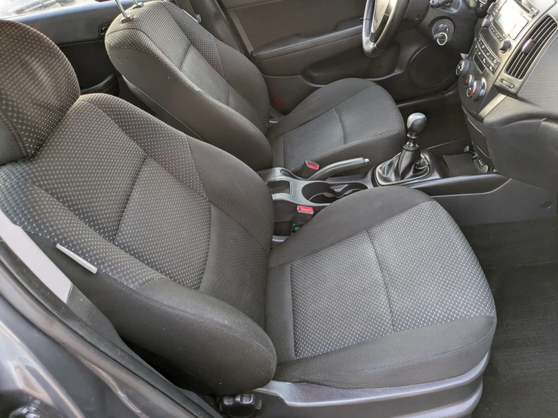Hyundai I30 1.4i, снимка 11 - Автомобили и джипове - 52840968