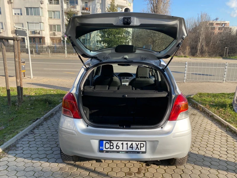 Toyota Yaris 1.0VVT-i/KLIMA, снимка 11 - Автомобили и джипове - 52876154