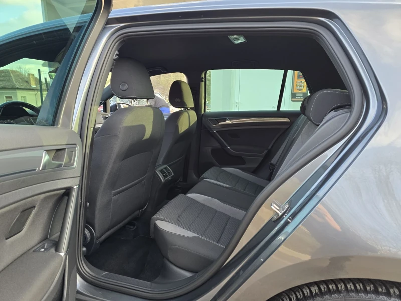 VW Golf 2.0TDI 150к.с R-line Dynaudio Топ състояние , снимка 11 - Автомобили и джипове - 52938048