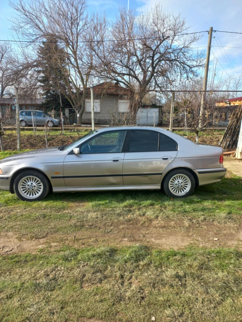 BMW 523, снимка 5 - Автомобили и джипове - 53000571