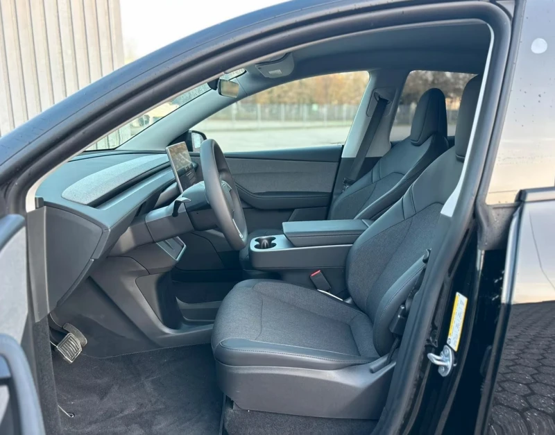 Tesla Model Y Standart* NEW MODEL, снимка 3 - Автомобили и джипове - 53518460