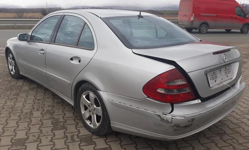 Mercedes-Benz E 270 /220 CDI, снимка 3 - Автомобили и джипове - 20641586