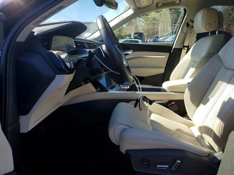 Audi E-Tron PRESTIGE* QUATRO* ДИГИТАЛНО* ТАБЛО , снимка 7 - Автомобили и джипове - 53990759