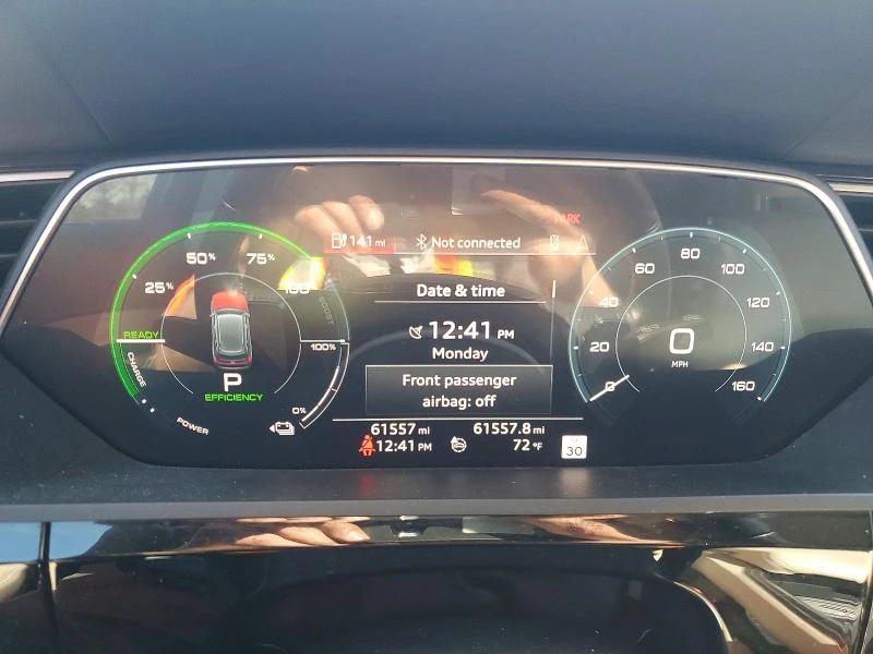 Audi E-Tron PRESTIGE* QUATRO* ДИГИТАЛНО* ТАБЛО , снимка 9 - Автомобили и джипове - 53990759