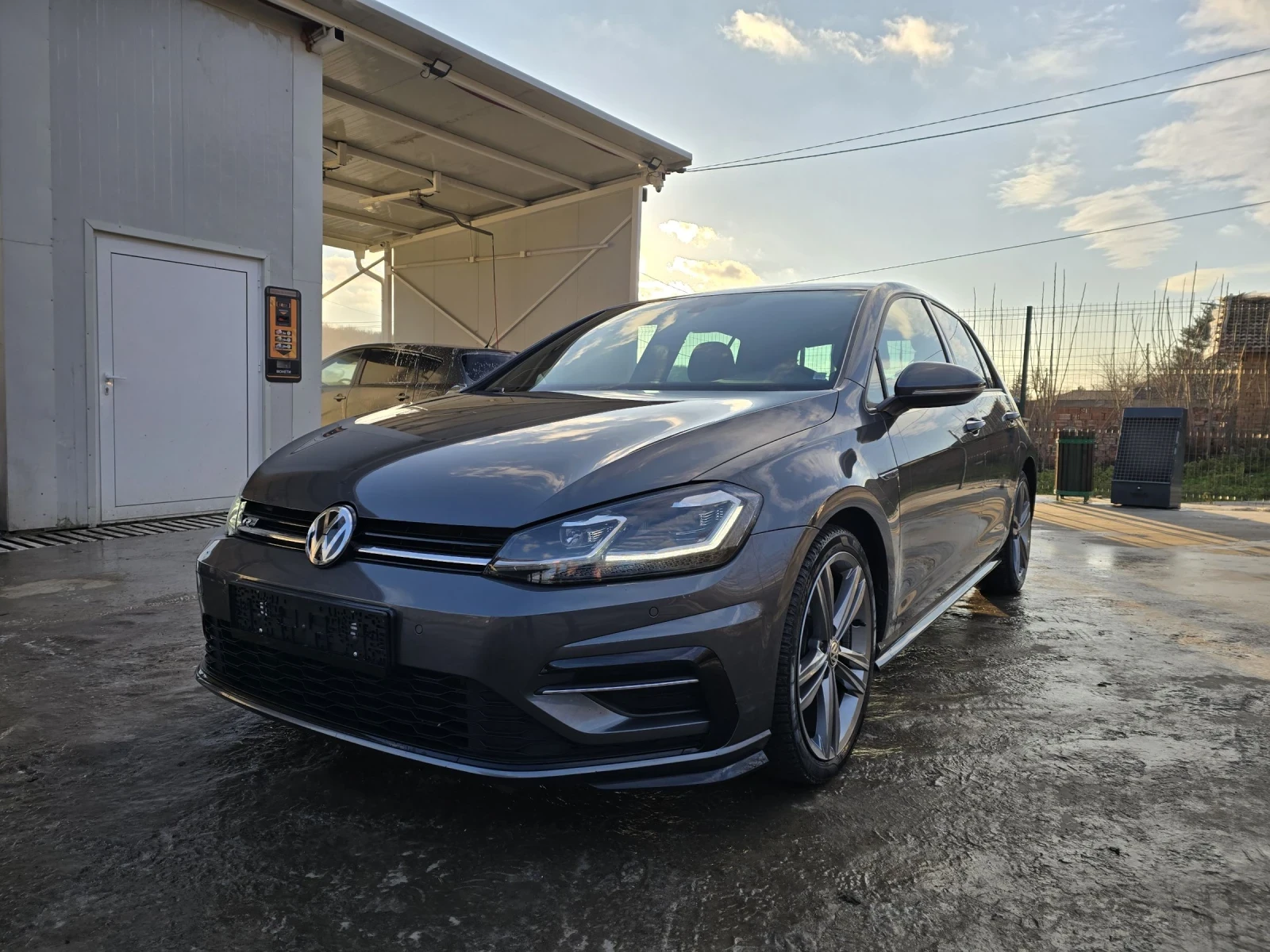 VW Golf 2.0TDI 150к.с R-line Dynaudio Топ състояние , снимка 1