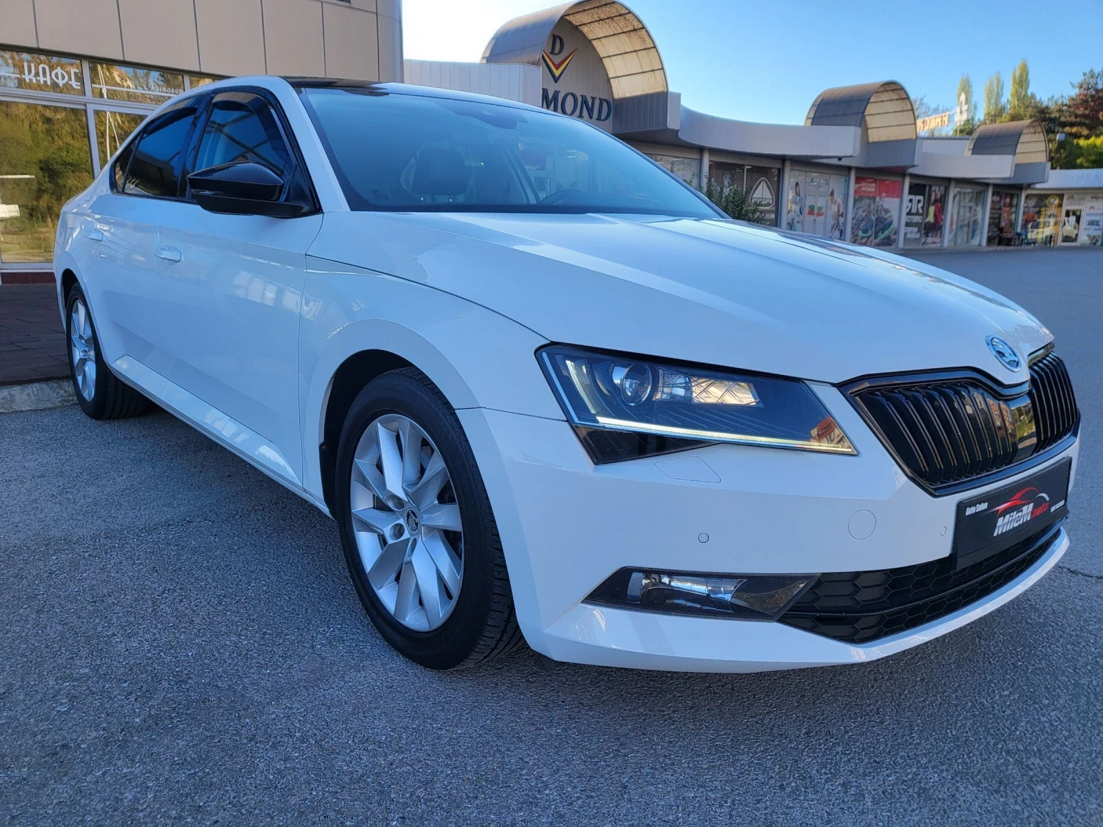 Skoda Superb 2.0TDI 4x4 - изображение 9