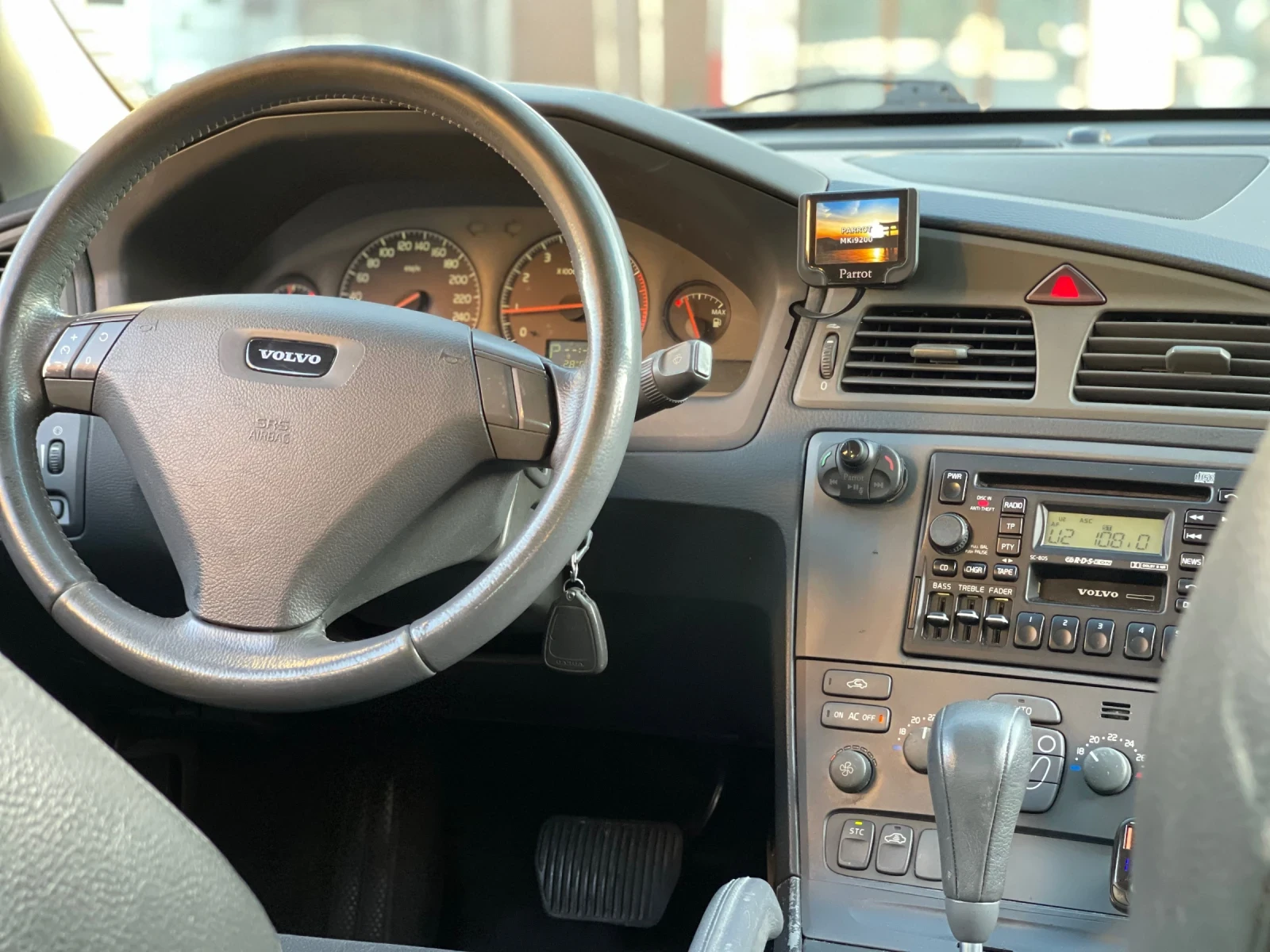Volvo S60 2.4 - изображение 7