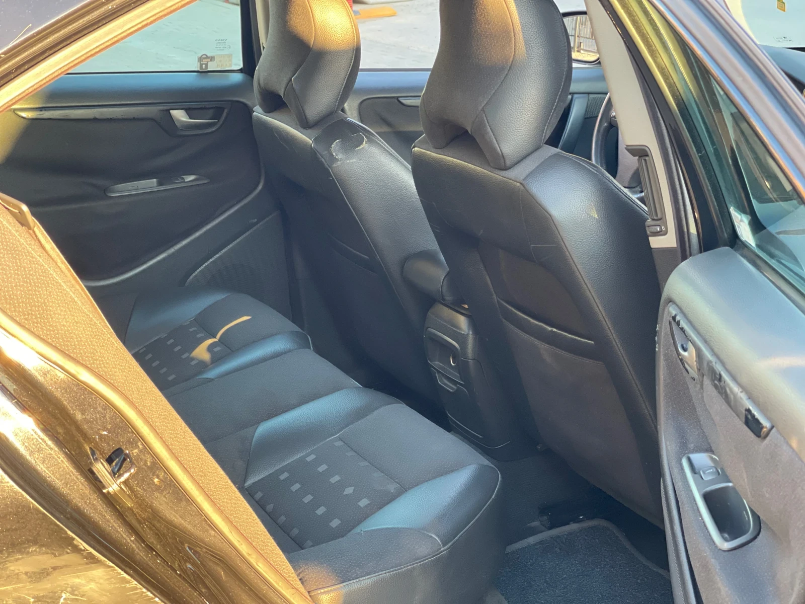 Volvo S60 2.4 - изображение 5