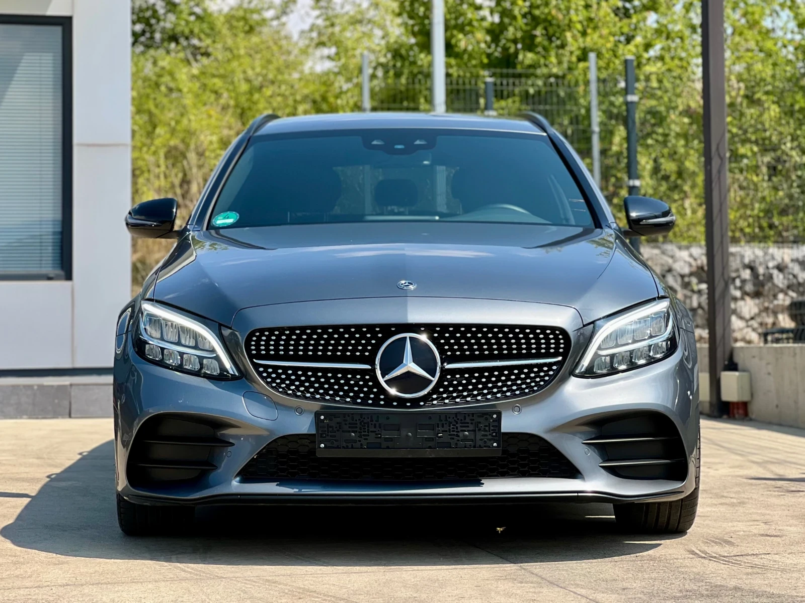Mercedes-Benz C 220 AMG LINE / BURMESTER / DISTRONIC + / ПОДГРЕВ / 360 - изображение 2