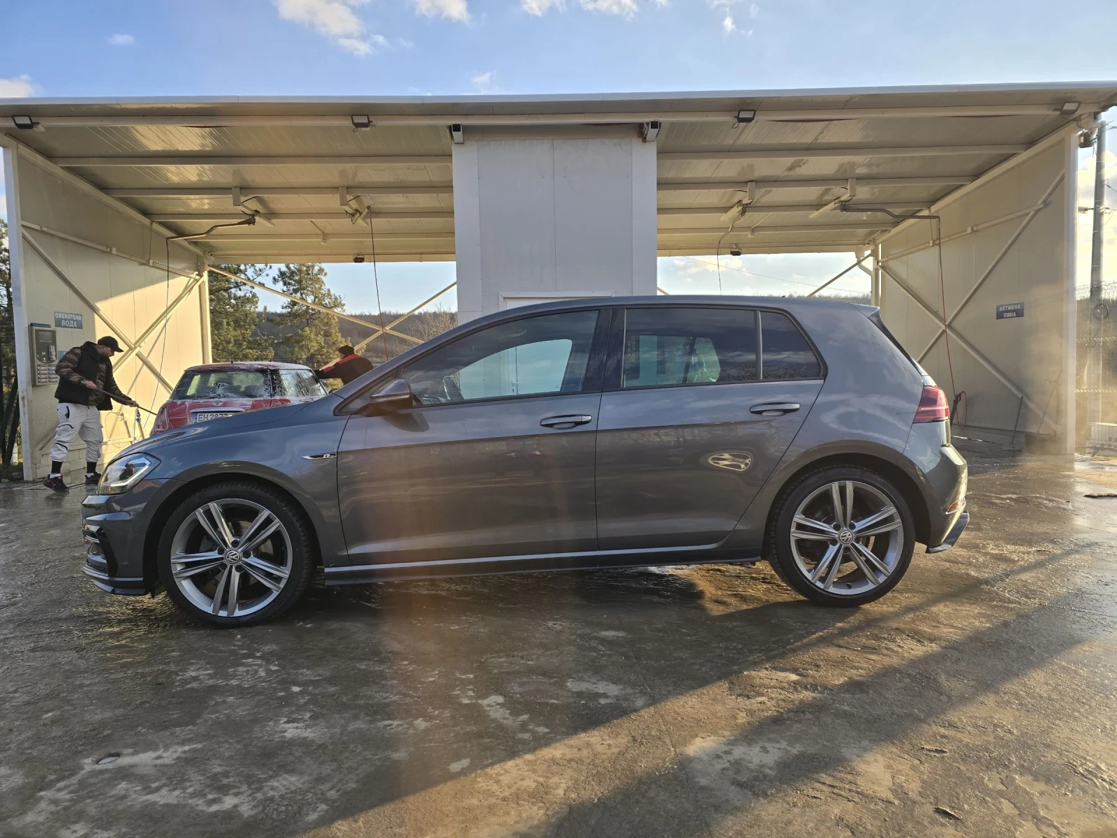 VW Golf 2.0TDI 150к.с R-line Dynaudio Топ състояние  - изображение 7