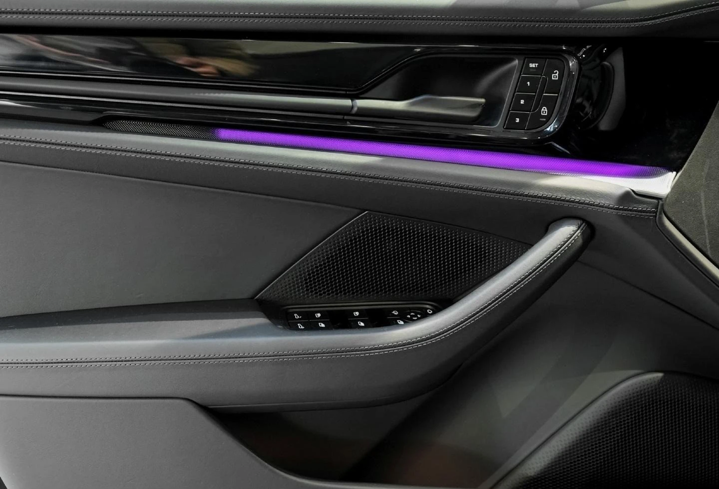 Porsche Panamera 4/FACELIFT/BOSE/360/HEAD UP/LED-MATRIX/ - изображение 7