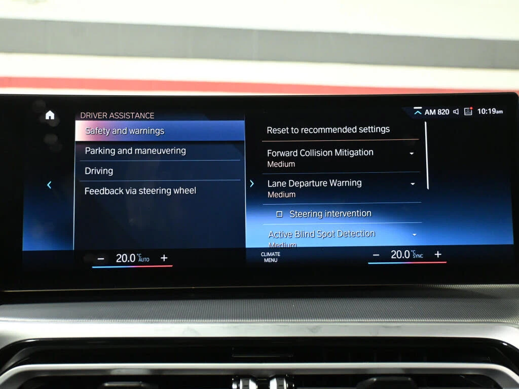 BMW 330 xDrive* АвтоКредит* (Цена до БГ) , снимка 6 - Автомобили и джипове - 53939051