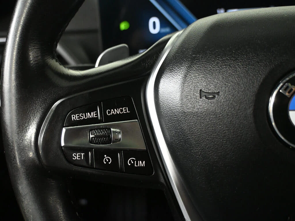 BMW 330 xDrive* АвтоКредит* (Цена до БГ) , снимка 10 - Автомобили и джипове - 53939051