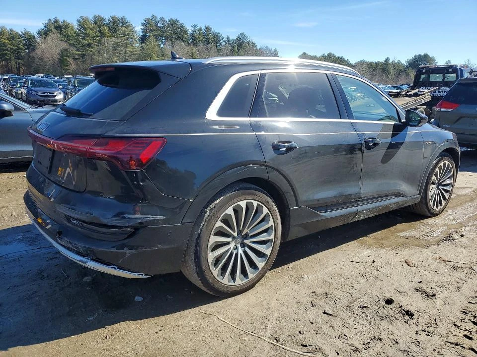 Audi E-Tron PRESTIGE* QUATRO* ДИГИТАЛНО* ТАБЛО , снимка 3 - Автомобили и джипове - 53990759