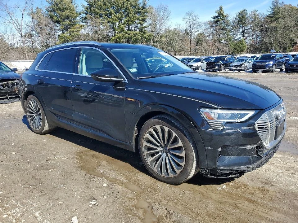 Audi E-Tron PRESTIGE* QUATRO* ДИГИТАЛНО* ТАБЛО , снимка 4 - Автомобили и джипове - 53990759