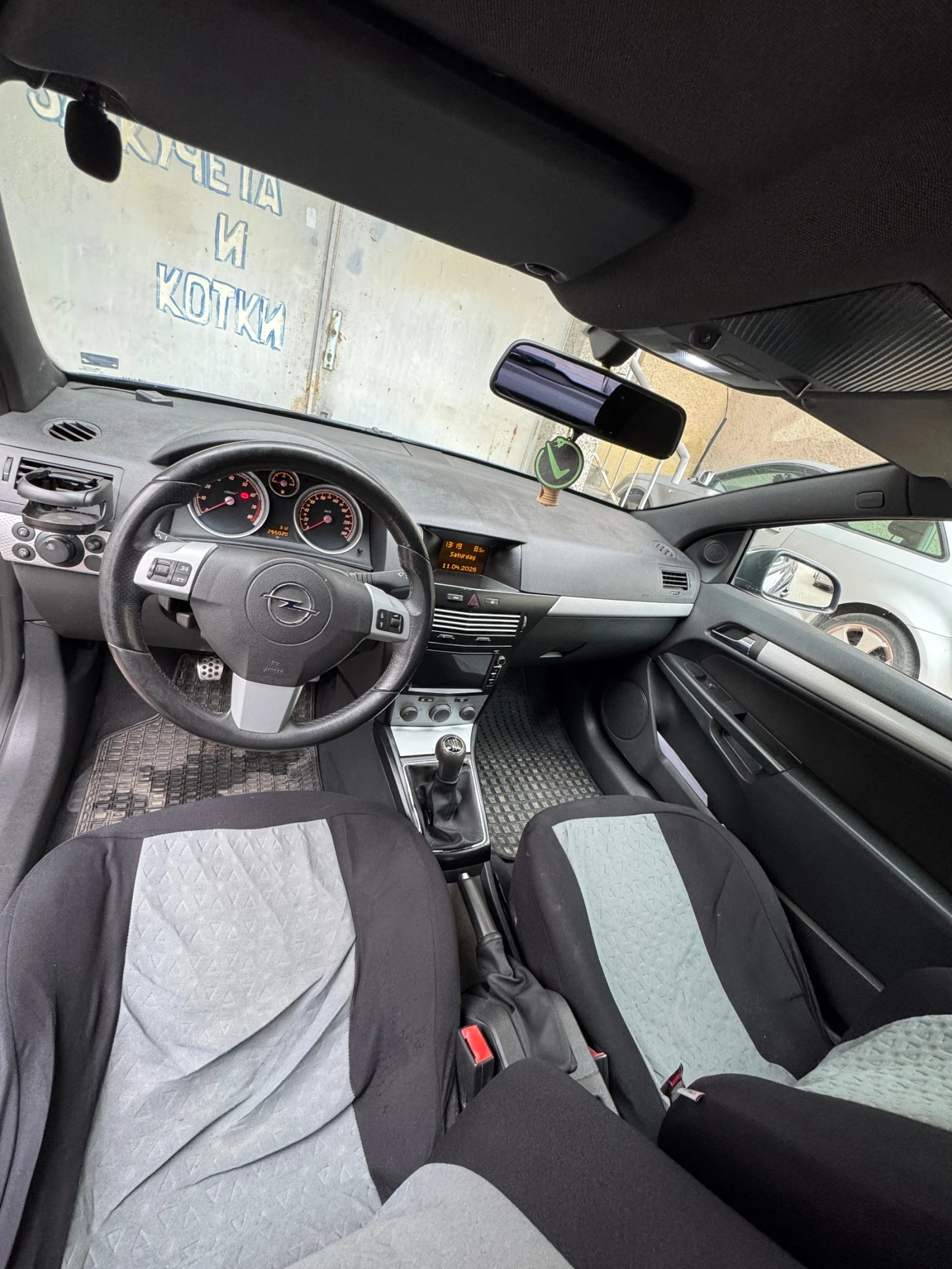 Opel Astra H GTC, снимка 9 - Автомобили и джипове - 54165779