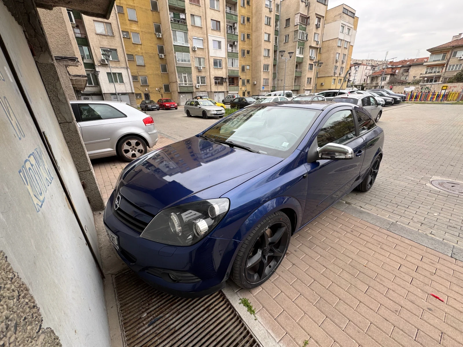 Opel Astra H GTC, снимка 5 - Автомобили и джипове - 54165779