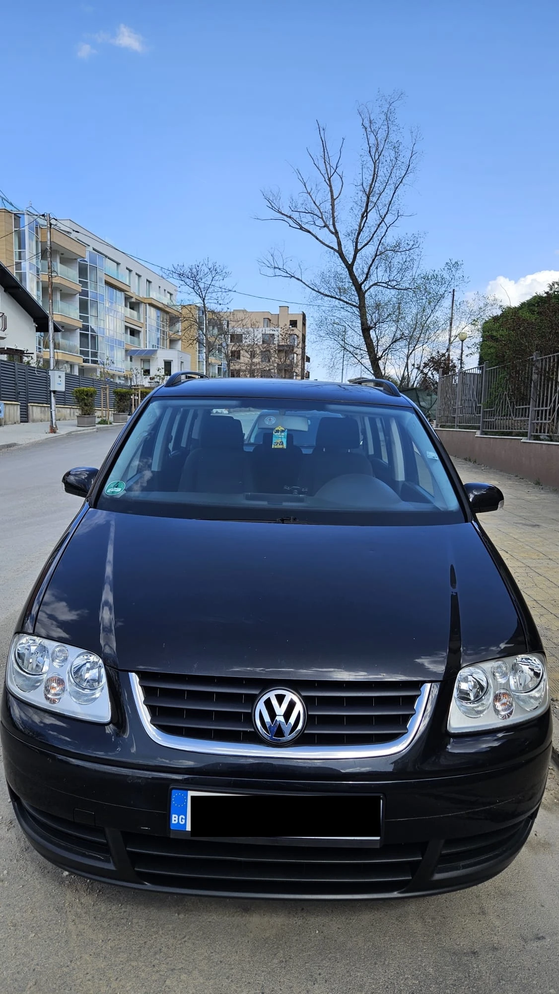 VW Touran, снимка 3 - Автомобили и джипове - 54230369