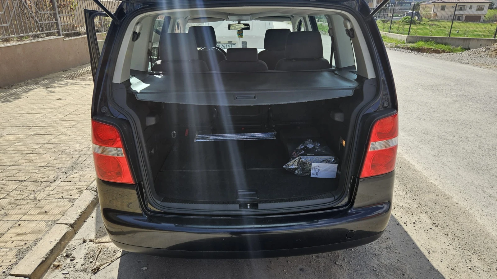 VW Touran, снимка 5 - Автомобили и джипове - 54230369