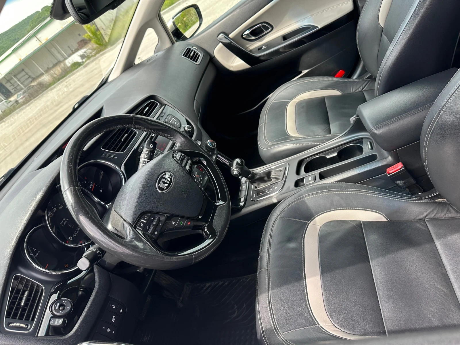 Kia Ceed 1.6 CRDI/AUTO/, снимка 12 - Автомобили и джипове - 54466413