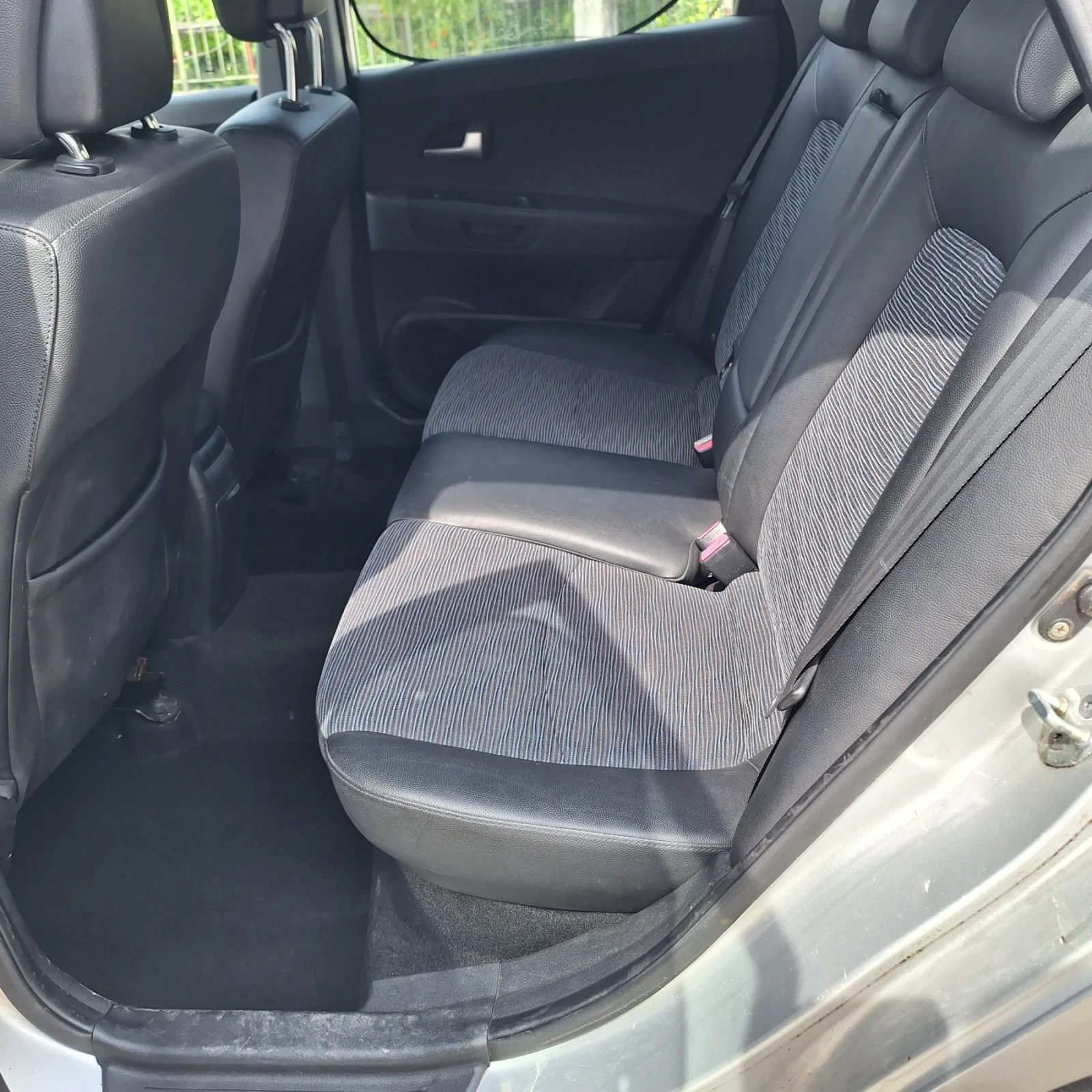 Kia Ceed 2.0  143 кс. Ръчни скорости, снимка 9 - Автомобили и джипове - 54879690