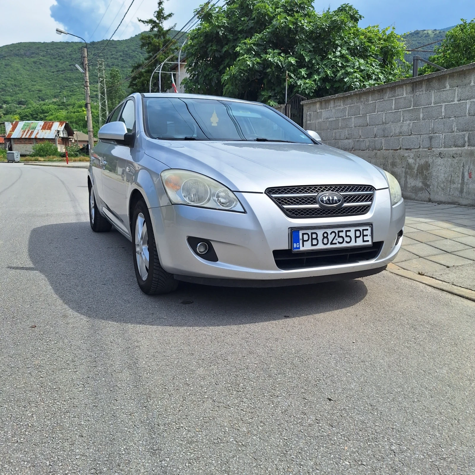 Kia Ceed 2.0  143 кс. Ръчни скорости, снимка 3 - Автомобили и джипове - 54879690