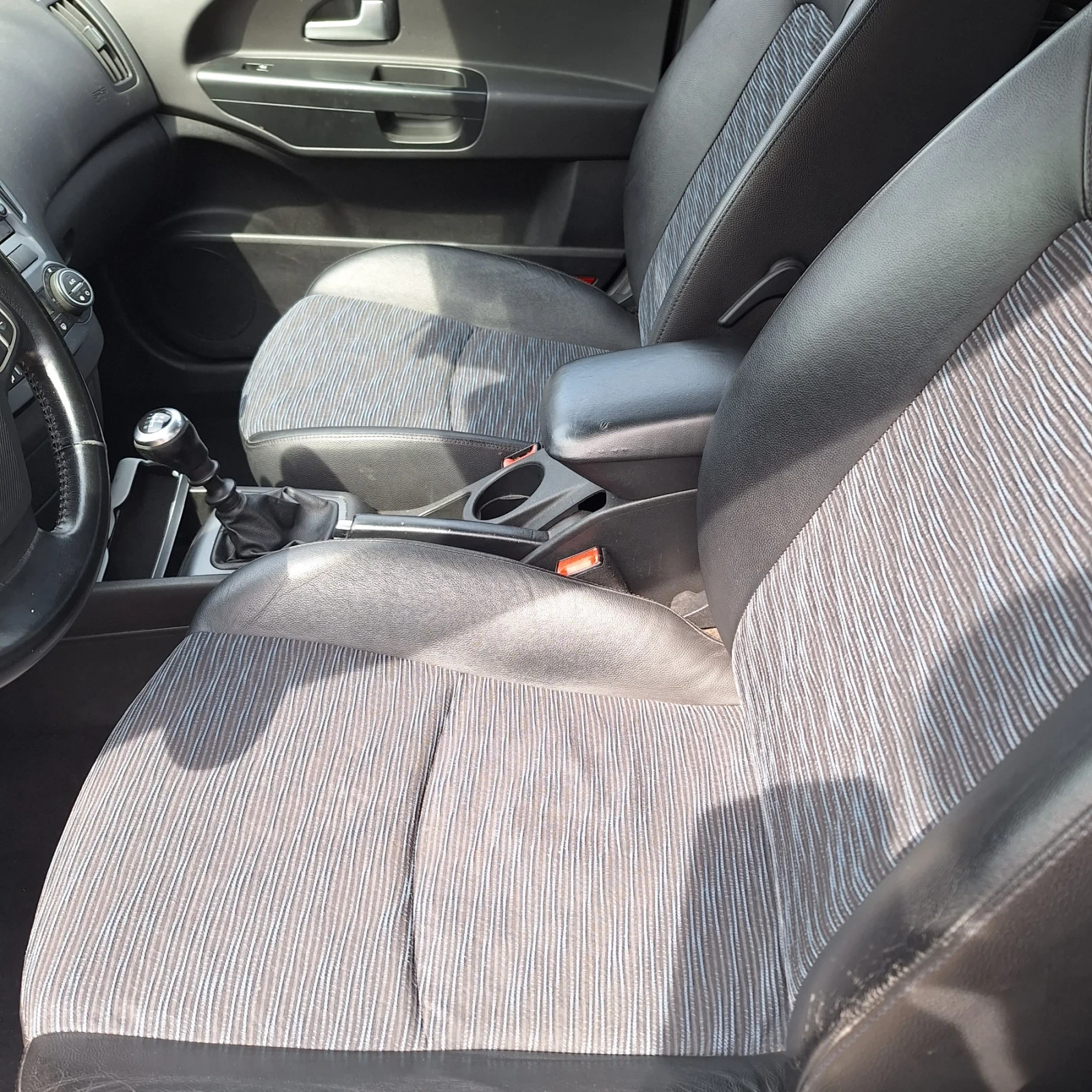 Kia Ceed 2.0  143 кс. Ръчни скорости, снимка 7 - Автомобили и джипове - 54879690