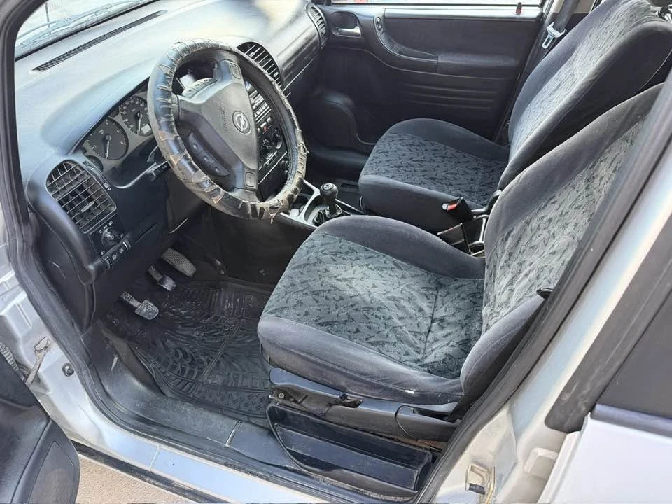 Opel Zafira 2.0dti 7места, снимка 4 - Автомобили и джипове - 54922993
