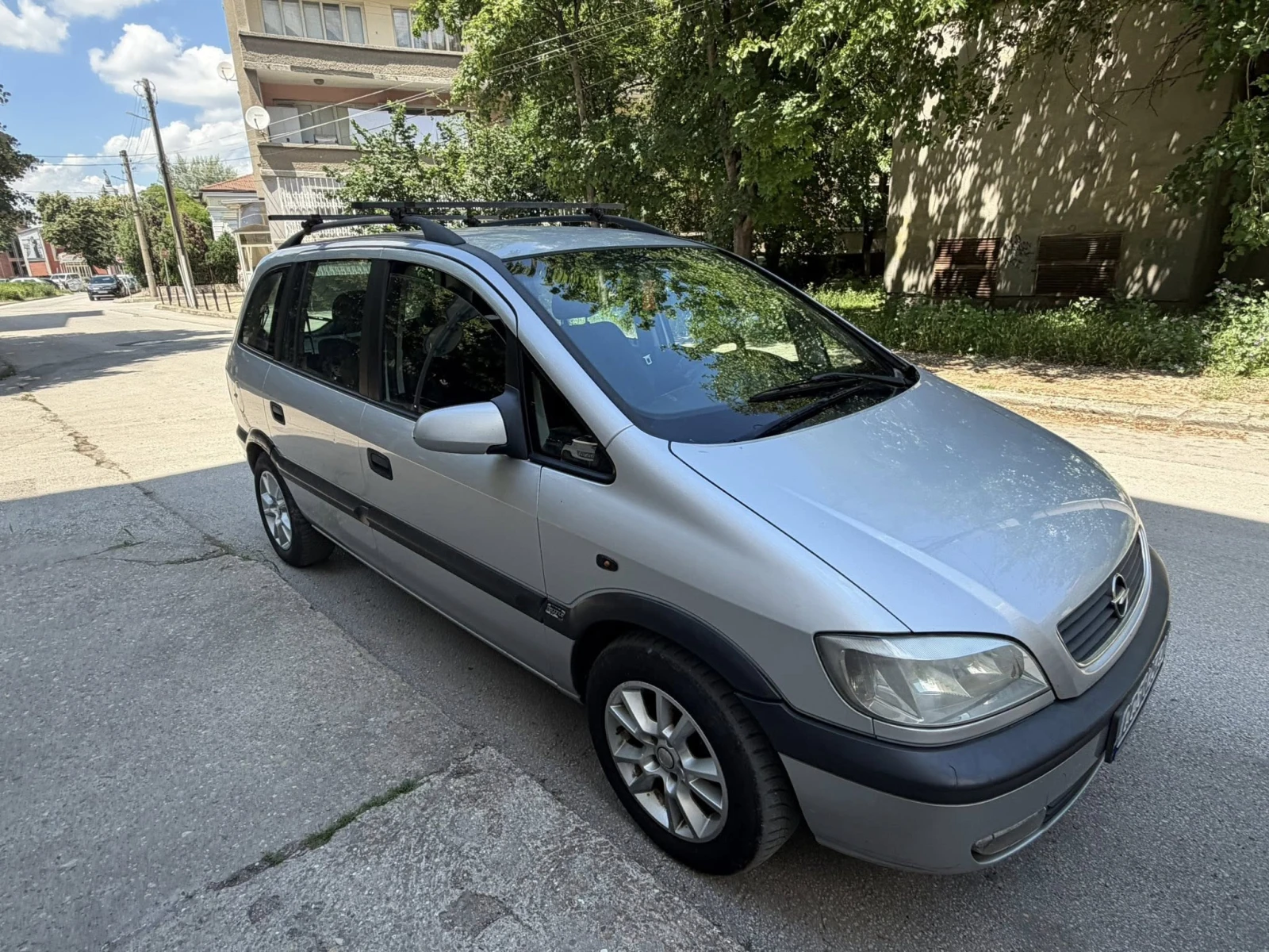 Opel Zafira 2.0dti 7места, снимка 10 - Автомобили и джипове - 54922993