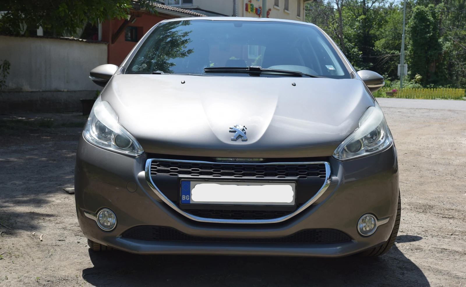 Peugeot 208 бензин, 1.6, 06/2012, снимка 2 - Автомобили и джипове - 54990004