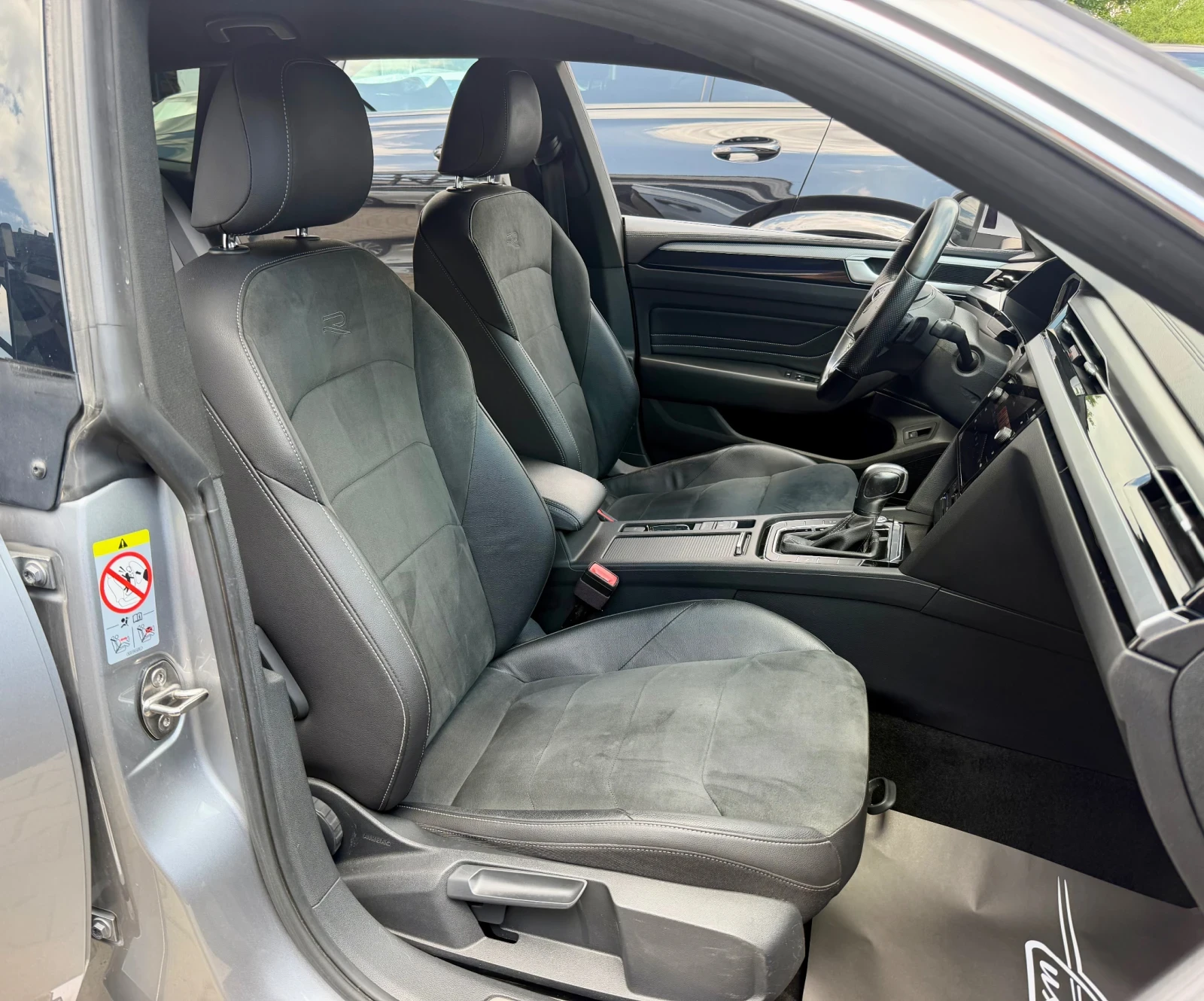 VW Arteon 2.0TDI#R-LINE#SHOOTING BRAKE#MATRIX#DISTR#ALCANTAR, снимка 10 - Автомобили и джипове - 55005236