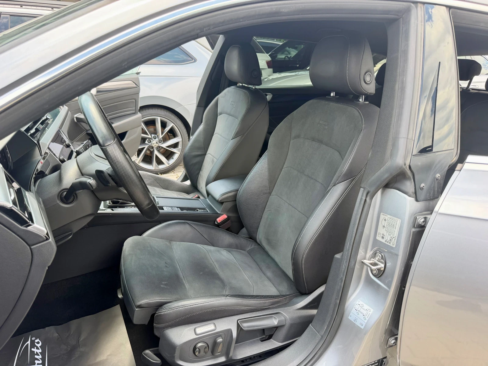 VW Arteon 2.0TDI#R-LINE#SHOOTING BRAKE#MATRIX#DISTR#ALCANTAR, снимка 11 - Автомобили и джипове - 55005236