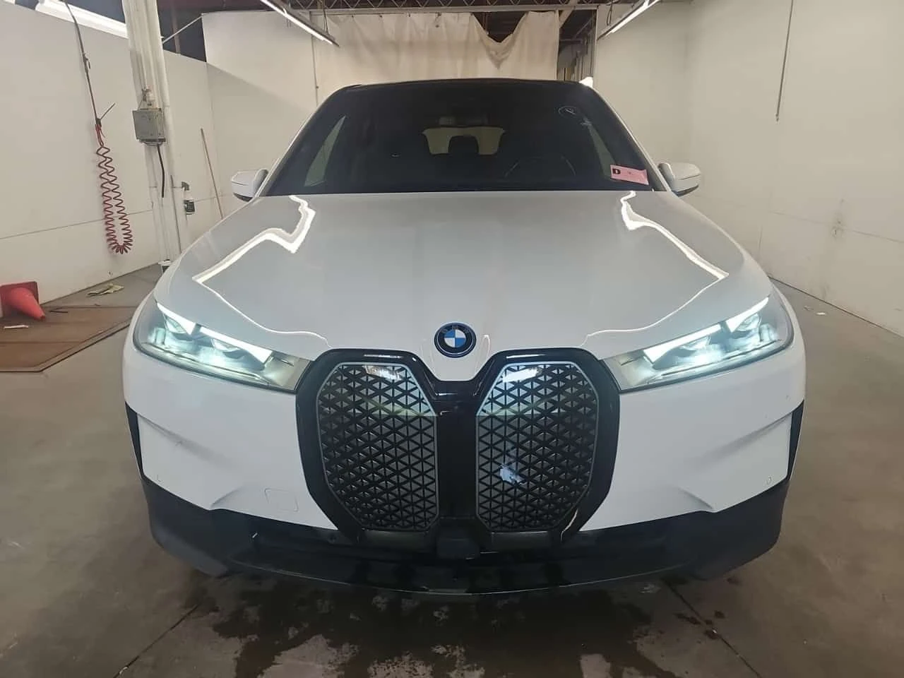 BMW iX  XDRIVE50 * CARFAX * БЕЗ ПЪРВОНАЧАЛНА ВНОСКА, снимка 17 - Автомобили и джипове - 55544667
