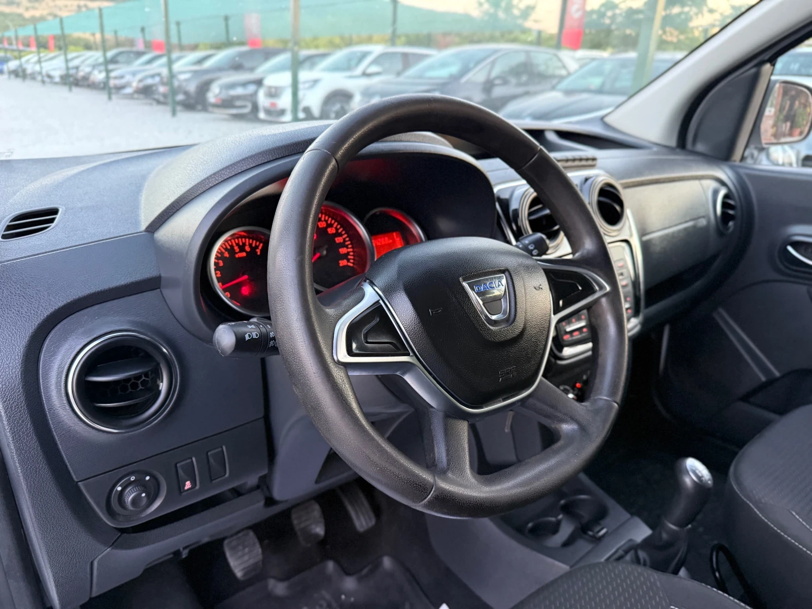Dacia Dokker 1.6i 102k.c., снимка 7 - Автомобили и джипове - 55586183