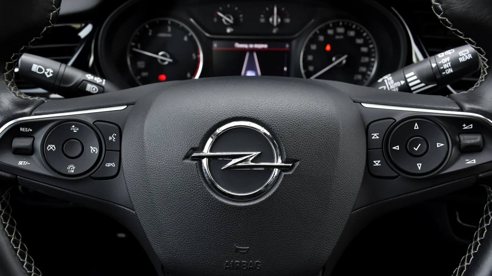 Opel Insignia, снимка 3 - Автомобили и джипове - 55794896