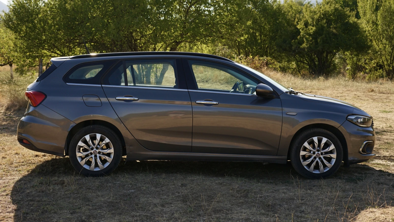 Fiat Tipo 1.6 MultiJet 120 к.с. | 6-степенна | Euro 6 | Нави, снимка 4 - Автомобили и джипове - 55982225